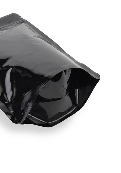 OTTO&ONE black aluminium stand-up pouch with zip – bottom gusset detail