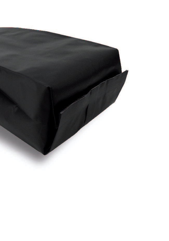 OTTO&ONE matte black gusseted pouch – bottom gusset detail